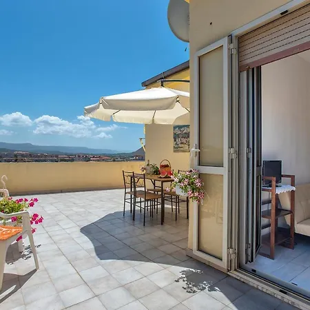 L'attico Apartment